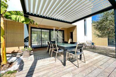 Villa - 280 m² - 6 pièces