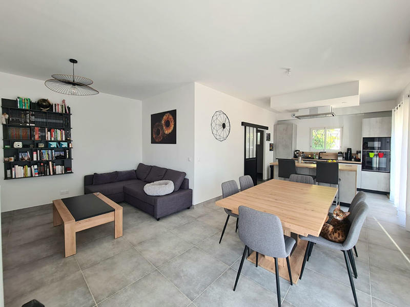 Maison - 99 m² - 4 pièces