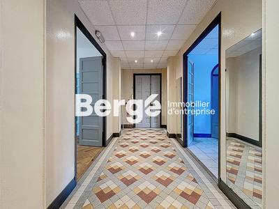 Bureau - 90 m² - 5 pièces