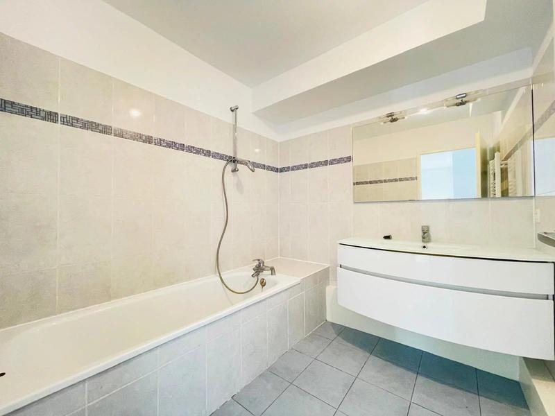 Appartement - 110 m² - 5 pièces