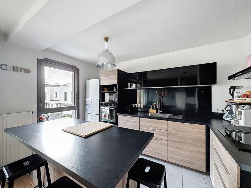 Appartement - 77 m² - 4 pièces