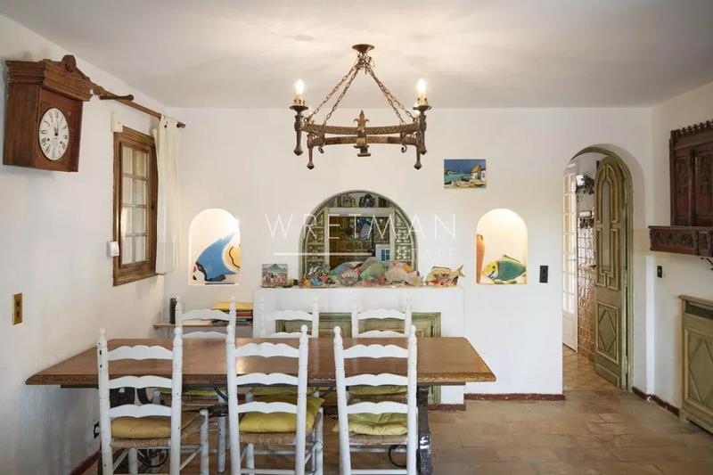 Maison - 232 m² - 9 pièces