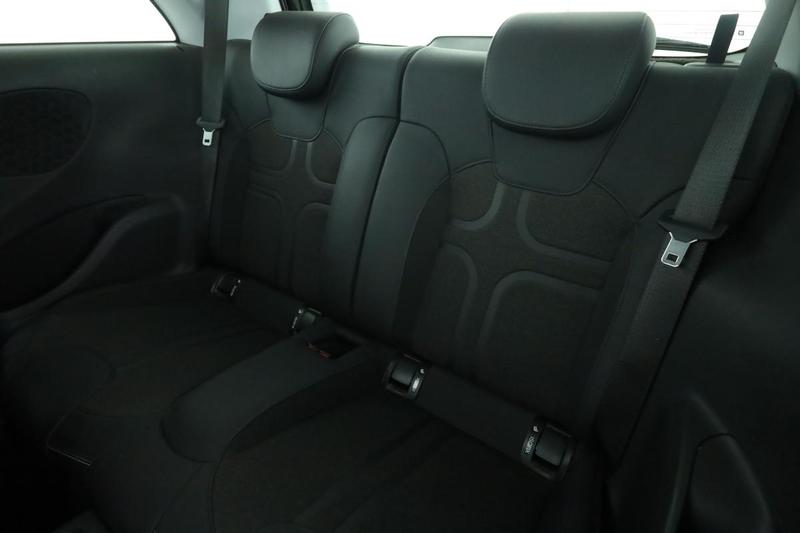 Opel Adam 1.4 Black Edition 87 ch