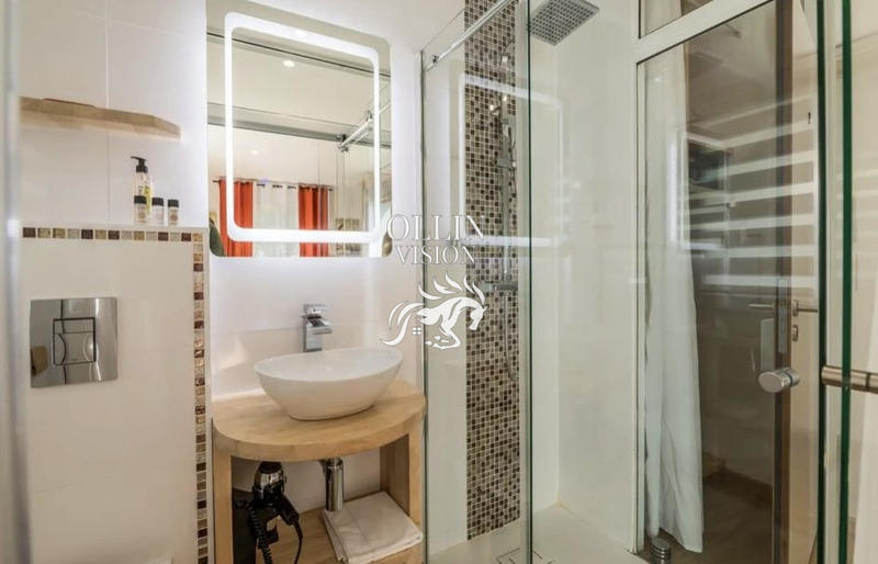 Villa - 270 m² - 10 pièces