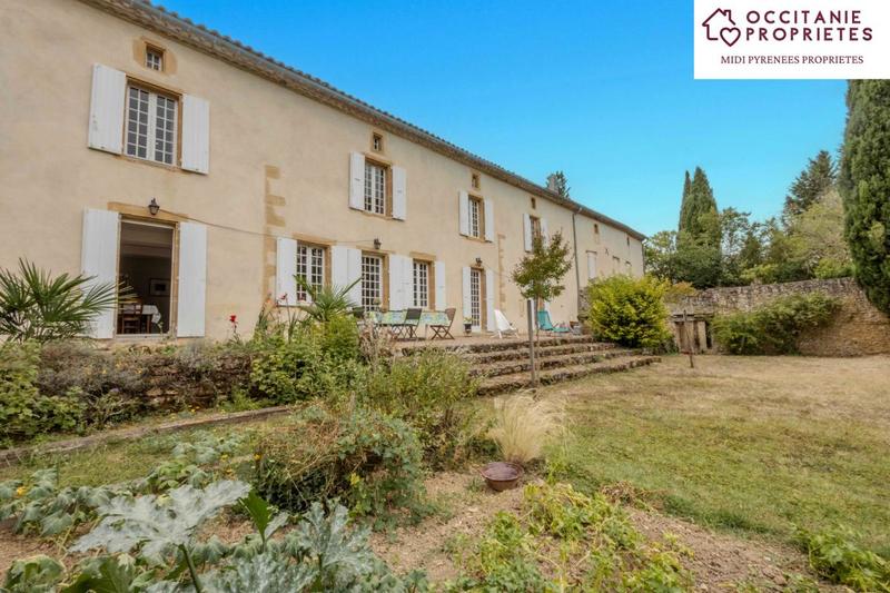 Propriété - 520 m² - 13 pièces