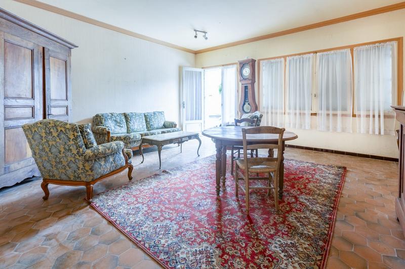 Maison ancienne - 350 m² - 11 pièces