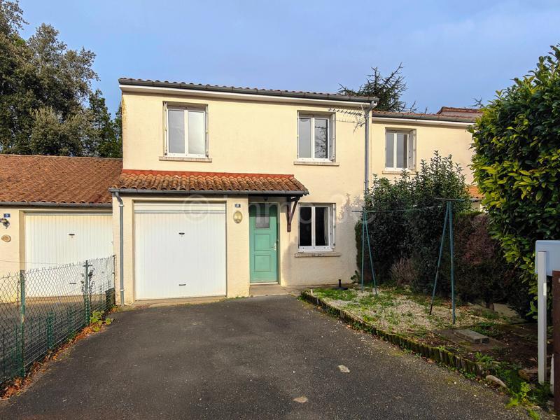 Maison - 80 m² - 4 pièces