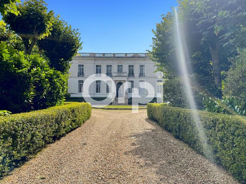 Château - 500 m² - 9 pièces