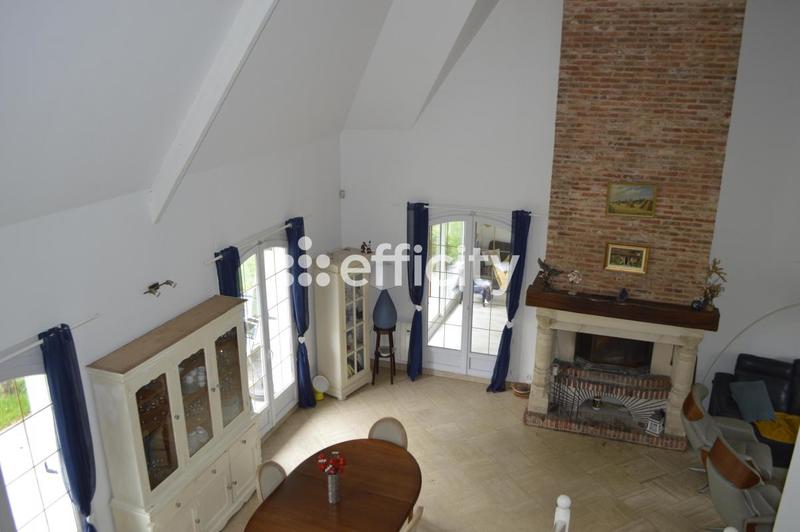 Demeure - 350 m² - 11 pièces