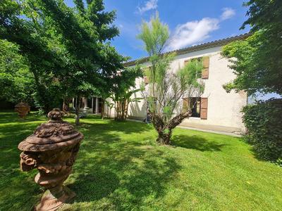 Maison - 205 m² - 6 pièces