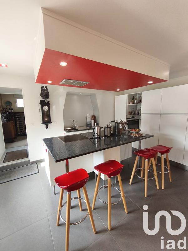 Maison - 180 m² - 10 pièces