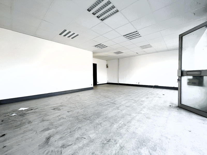 Local commercial - 69 m² - 2 pièces