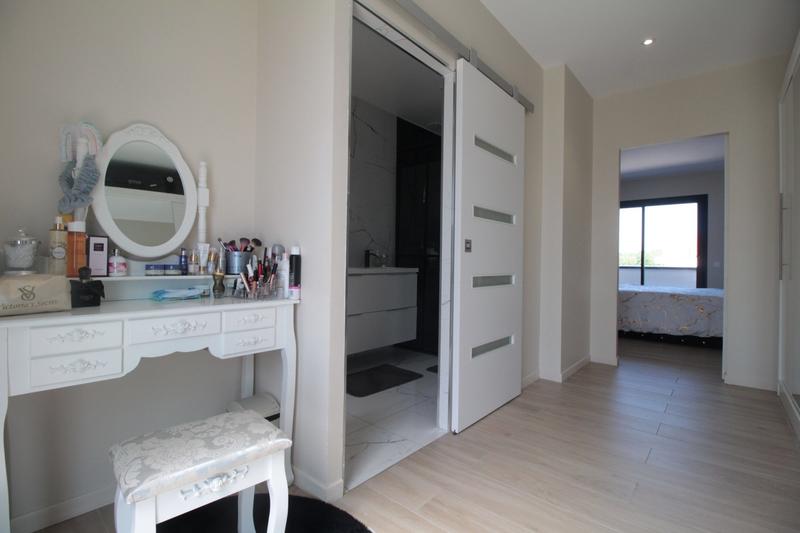 Maison contemporaine - 215 m² - 7 pièces