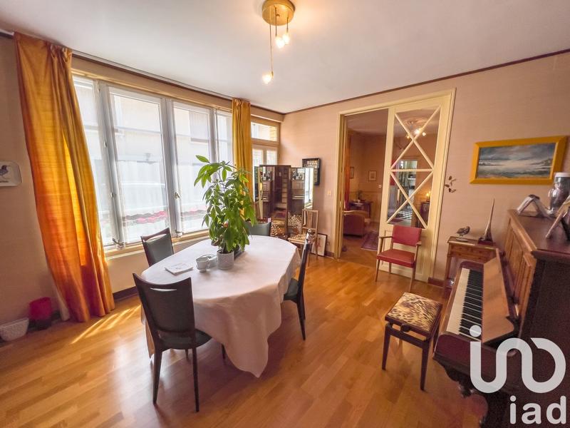 Maison - 280 m² - 8 pièces