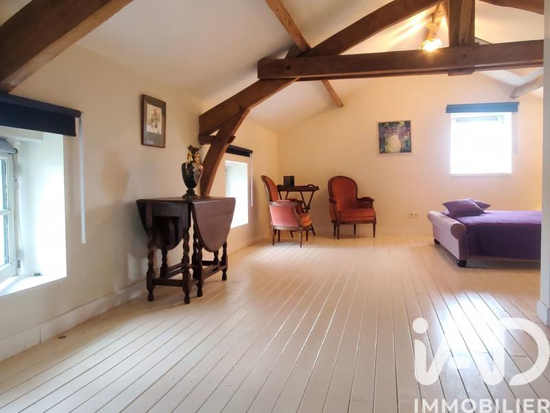 Maison - 220 m² - 6 pièces