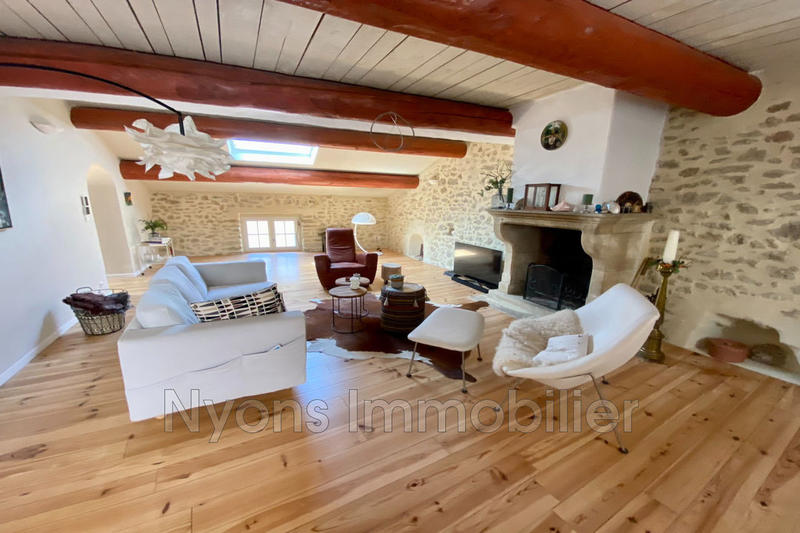 Maison de village - 375 m² - 10 pièces