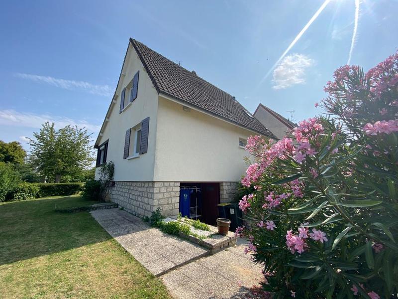 Maison traditionnelle - 106 m² - 4 pièces