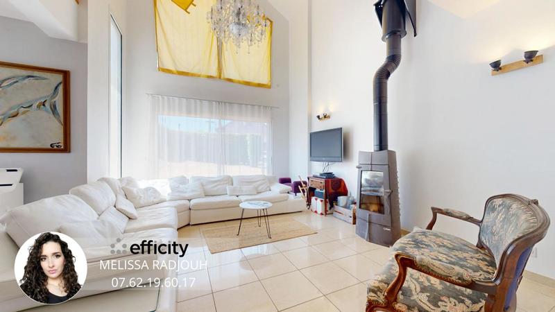 Maison - 167 m² - 6 pièces