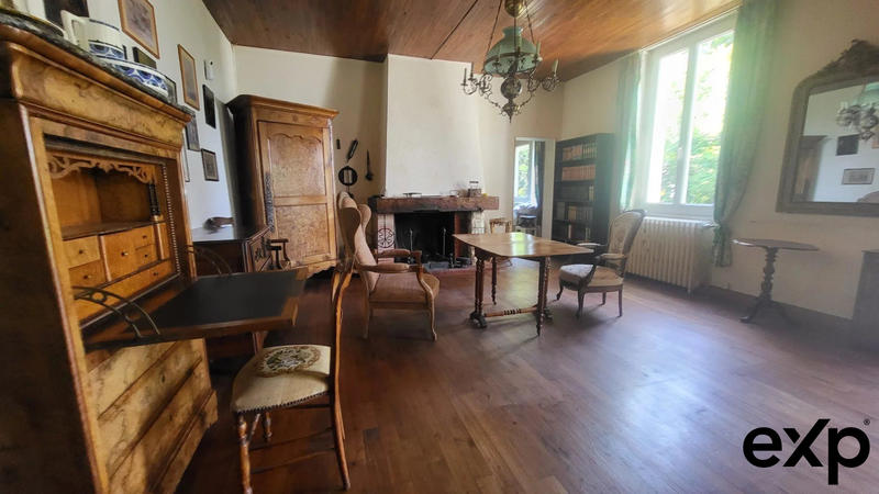 Maison - 213 m² - 8 pièces