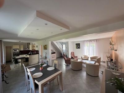 Maison contemporaine - 138 m² - 7 pièces