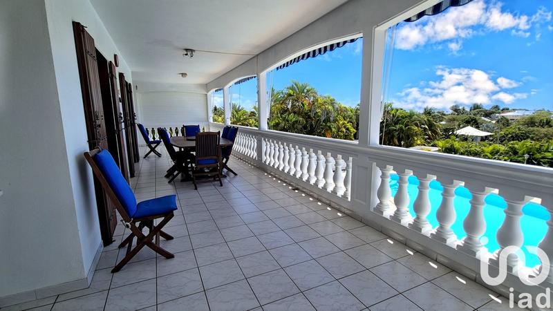 Maison - 246 m² - 10 pièces