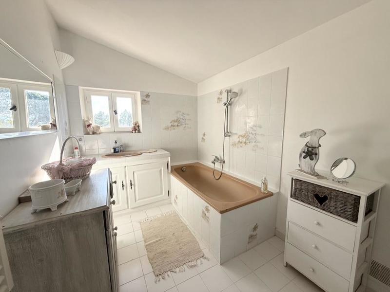 Maison - 175 m² - 8 pièces