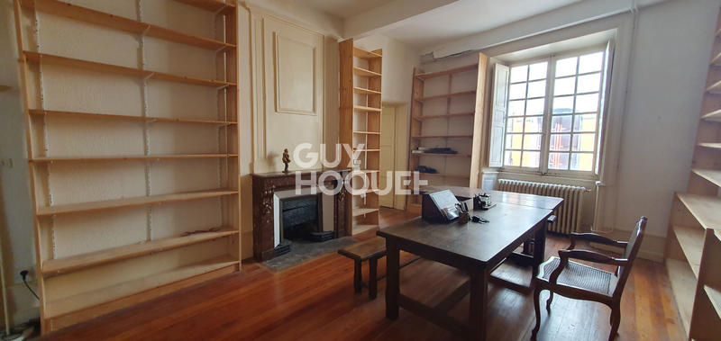 Maison - 260 m² - 7 pièces