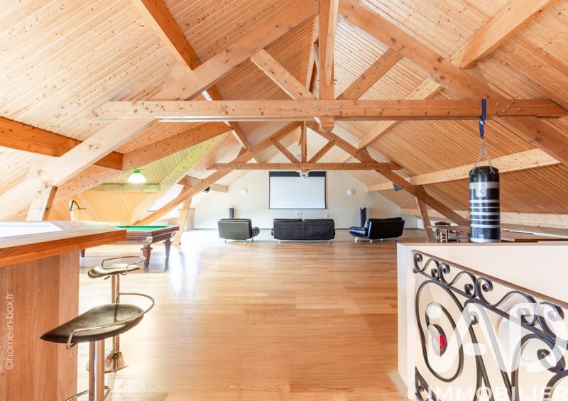 Maison - 740 m² - 15 pièces