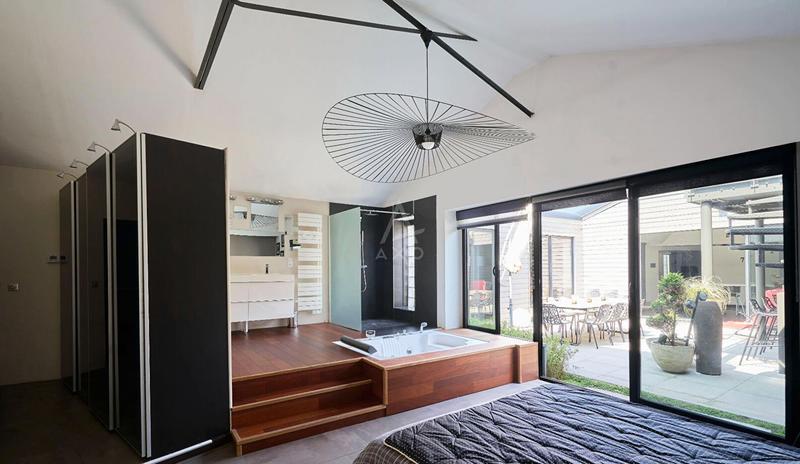 Maison - 286 m² - 8 pièces