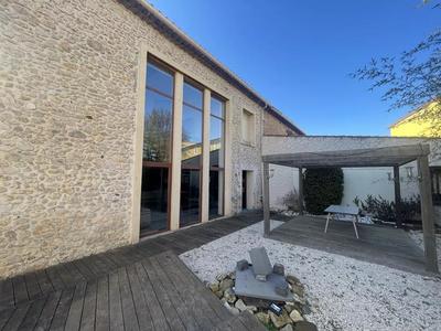 Maison - 180 m² - 6 pièces