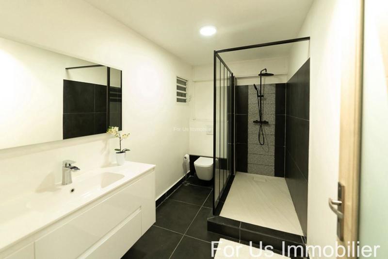 Villa - 271 m² - 8 pièces