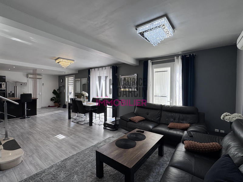 Maison - 192 m² - 8 pièces