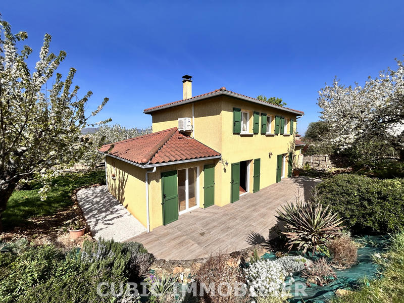 Villa - 140 m² - 7 pièces