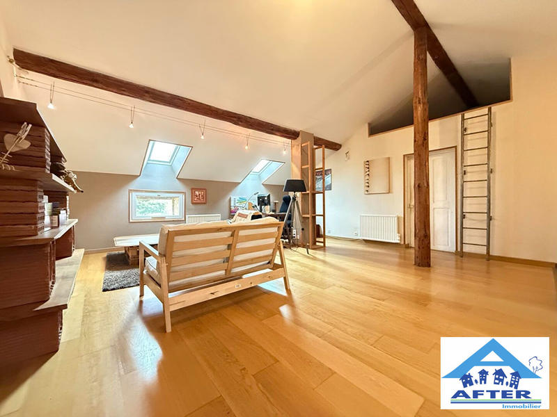 Maison - 217 m² - 7 pièces