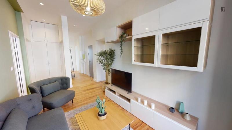 Chambre - 9 m² - 5 pièces