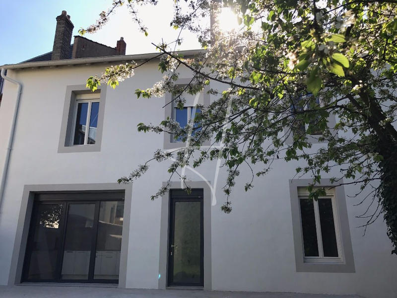 Maison ancienne - 222 m² - 7 pièces