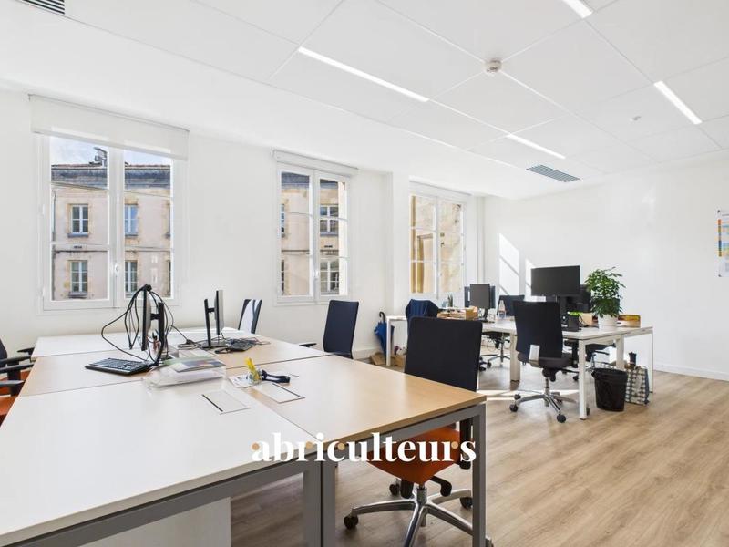 Bureau - 215 m²