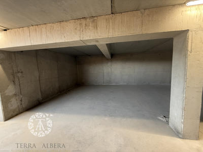 Parking / Garage - 13 m²