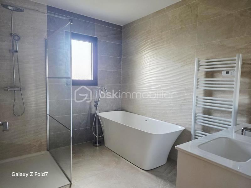 Maison - 137 m² - 5 pièces