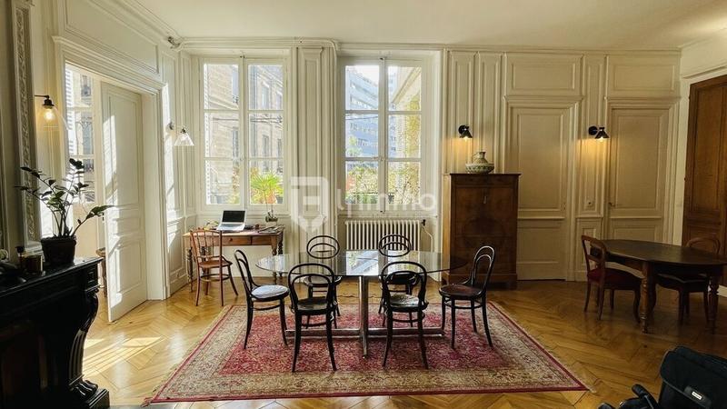 Appartement - 176 m² - 6 pièces