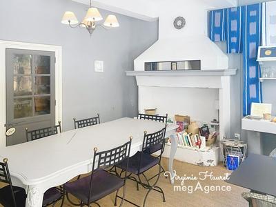 Maison - 270 m² - 10 pièces