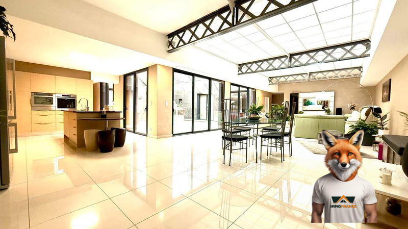 Maison - 295 m² - 8 pièces