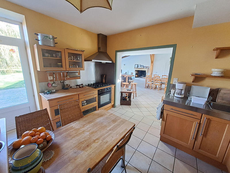 Maison - 244 m² - 6 pièces