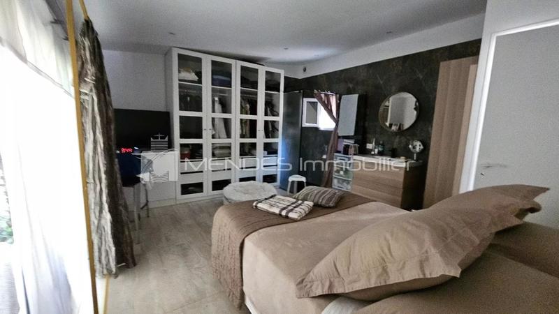 Villa - 353 m² - 6 pièces