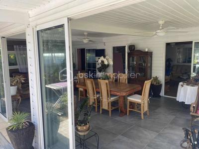 Maison - 1 186 m² - 3 pièces