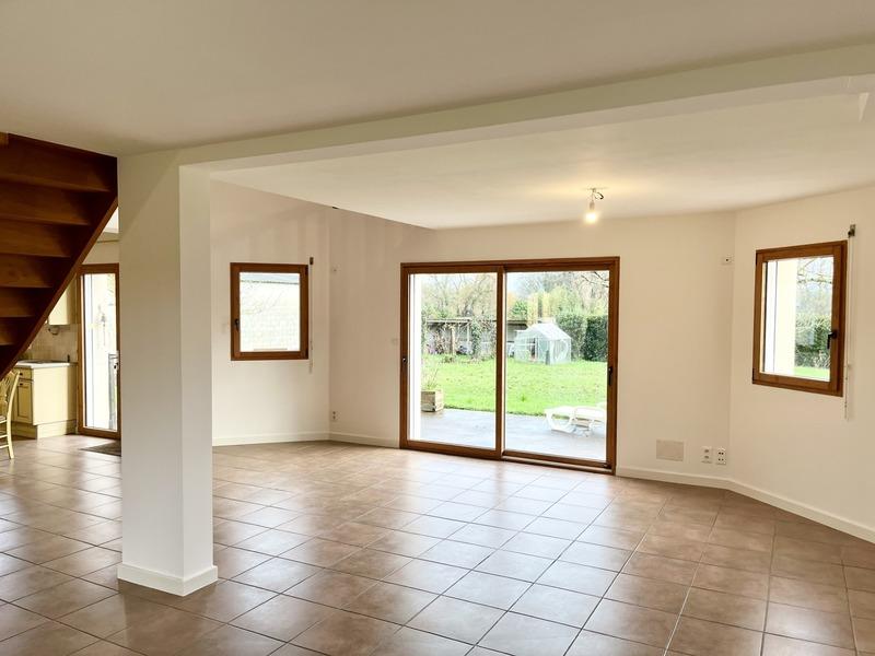 Maison - 181 m² - 6 pièces