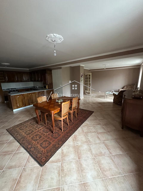 Maison - 183 m² - 6 pièces