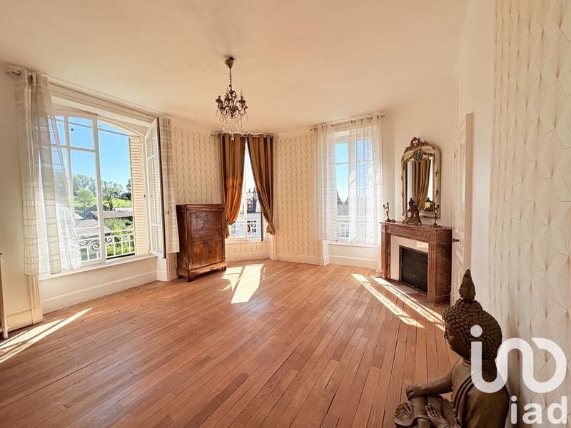 Maison - 271 m² - 9 pièces