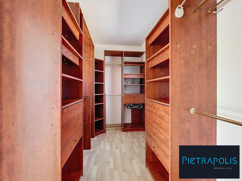 Maison - 204 m² - 5 pièces