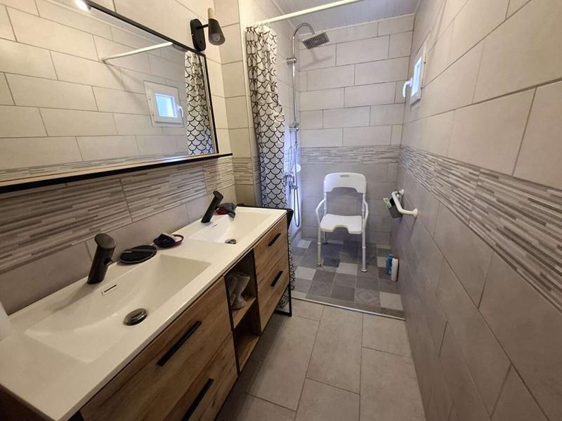 Maison - 215 m² - 12 pièces